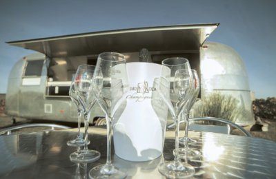 Vue exterieur d'une airstream AJ Events